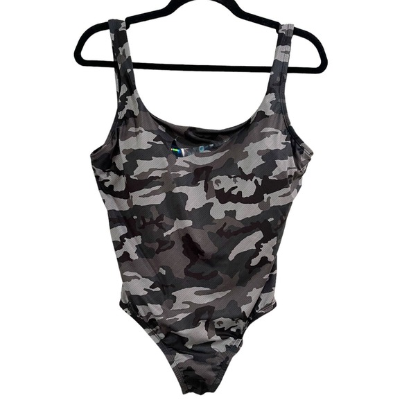 NWT Nike Gray Camo Print U Back Metallic Swoosh One Piece Sporty Swimsuit Large - Picture 3 of 8